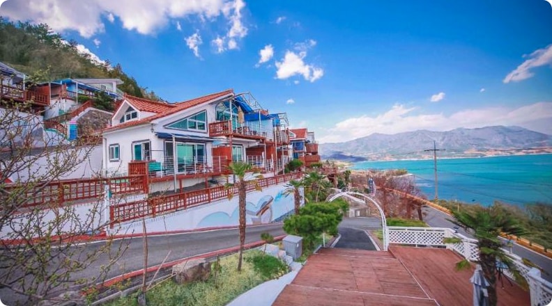 남해 1박2일 글램핑 추천 - 남해 스파힐 펜션