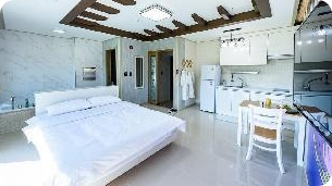 여수 가족여행 가성비 숙소 추천 - 여수 소라노을 스파 펜션