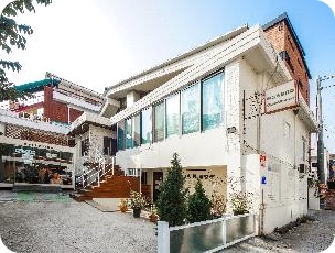 서울 가족여행 넓은 객실 호텔 추천 - 시스앤브로 게스트하우스