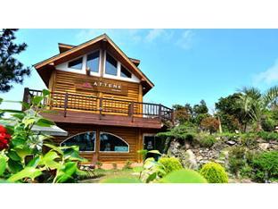 제주도 가족여행 동부 조용한 풀빌라 추천 - 아뜨네 통나무 펜션